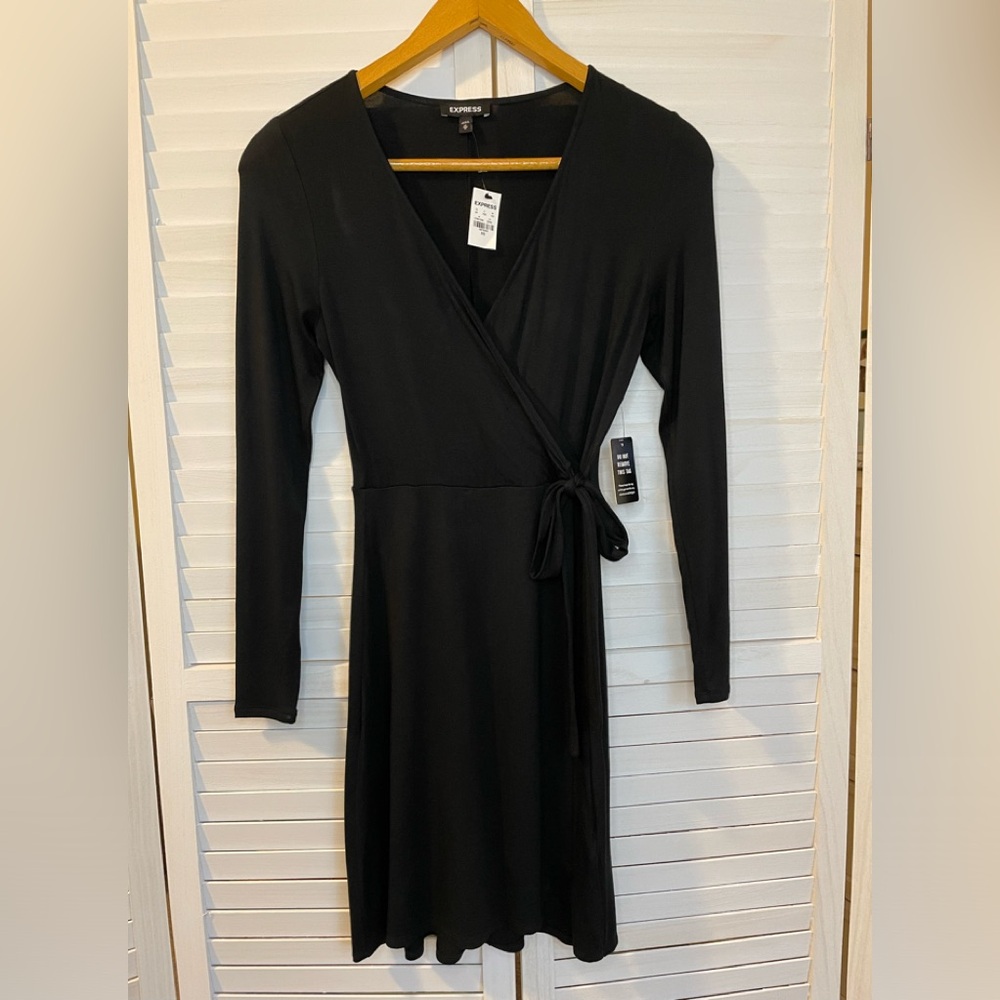Express Womens Long Sleeve Black Faux Wrap Dress Size XS NWT V-Neck